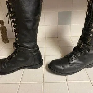 Harley Davidson Lace up Bucke up Motorcycle Boots Size 8D Vintage Made in USA Harley-Davidson | Shoes | Harley Davidson Lace Up Bucke Up  main image 2